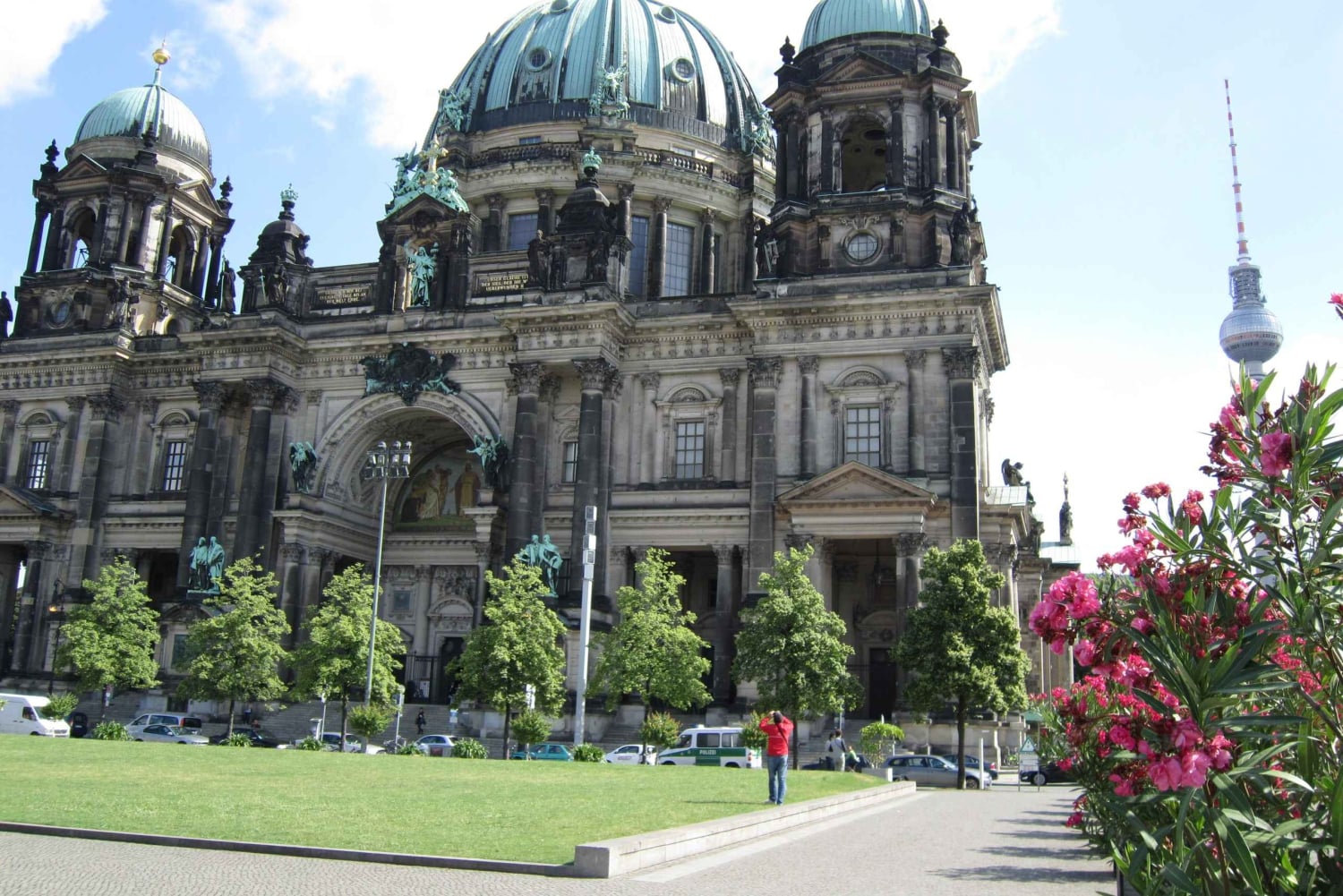 Berlin: Private City Highlights Tour by Car