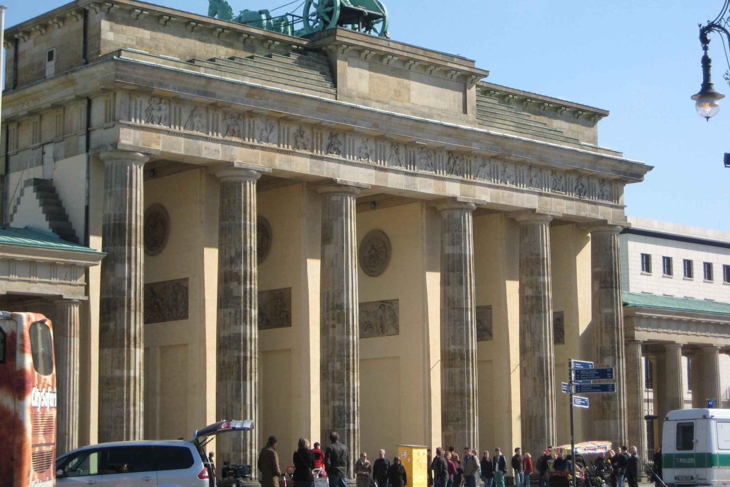 Berlin: Private City Highlights Tour by Car