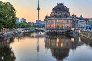 Berlin: Private City Tour - Berlin Highlights Guided Walk