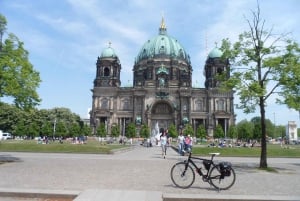 Berlin: Private E-Bike Tour of Mitte and Berlin Wall