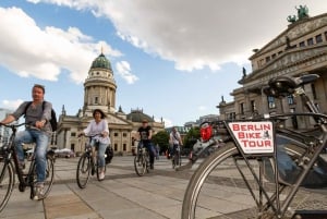 Berlin: Private E-Bike Tour of Mitte and Berlin Wall