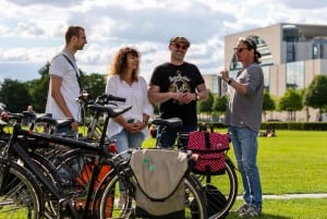 Berlin: Private E-Bike Tour of Mitte and Berlin Wall