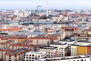 Berlin: Private Minivan Transfer with Driver and Guide