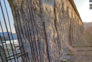 Berlin: Private Minivan Transfer with Driver and Guide