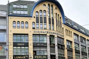 Berlin: Private Minivan Transfer with Driver and Guide