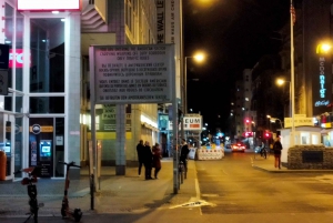 Tour noturno particular em Berlim de riquixá com guia 2 horas