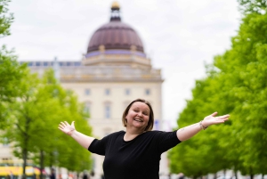 Berlin: Private Photo Session with Professional Photographer