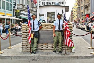 Berlin: Private Sightseeing Ride with a Local