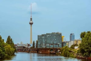 Berlin: Private Sightseeing Ride with a Local