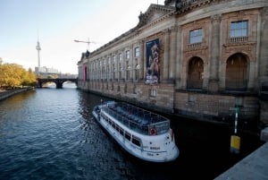 Berlin: Private Sightseeing Ride with a Local