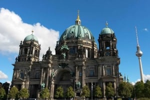 Berlin: Private Sightseeing Ride with a Local