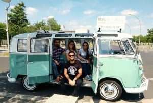 Berlin: Private Sightseeing Tour in Iconic Oldtimer VW Bus