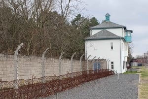 Berlin: Private Van Tour to Sachsenhausen Concentration Camp