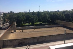 ベルリン：ローカル ガイド付きのプライベート ウォーキング ツアー