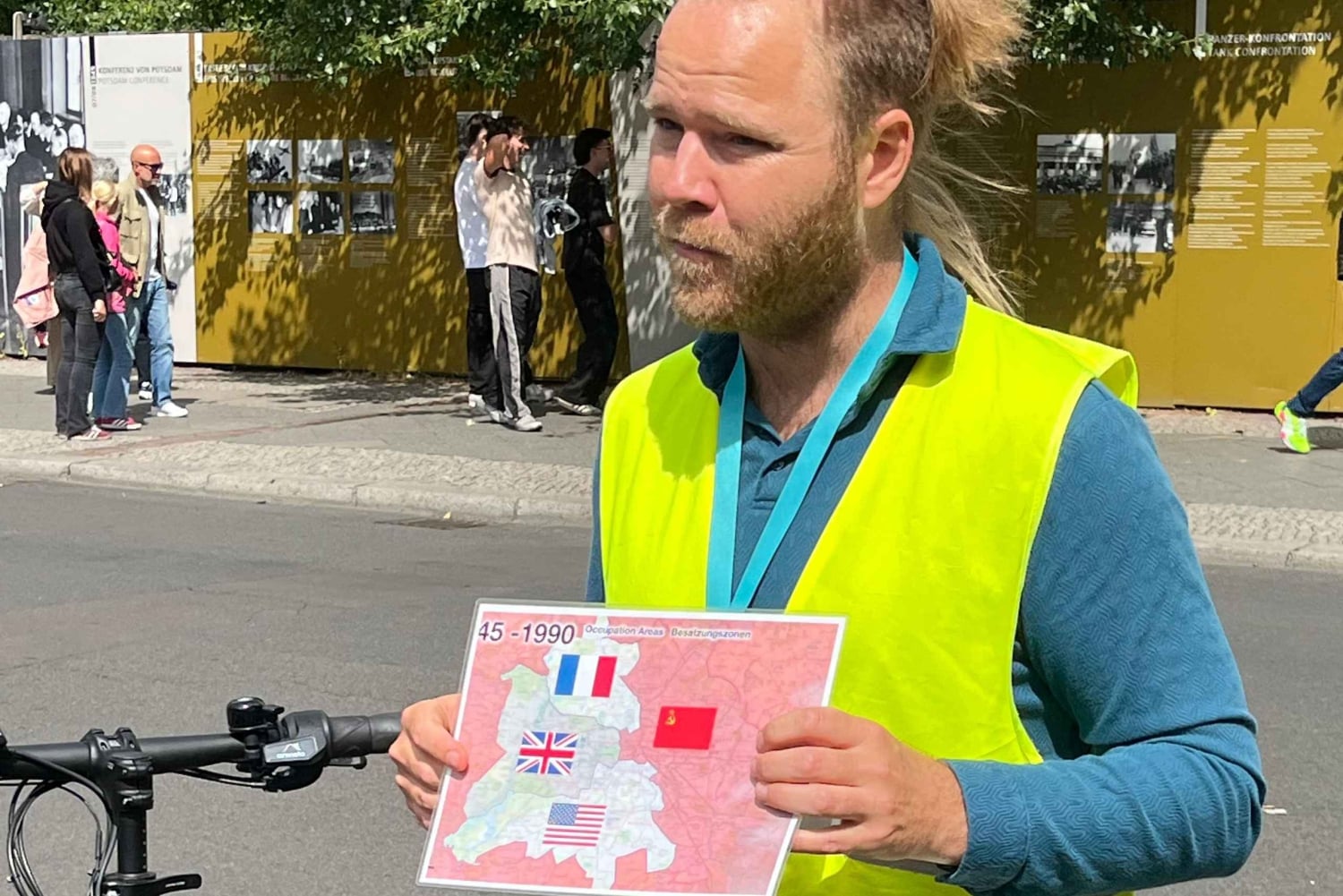 Berlin: Private Walking Tour with Kris - Local 5-STAR Guide