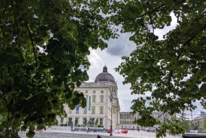 Berlin: Private Walking Tour with Kris - Local 5-STAR Guide