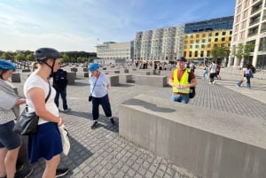 Berlin: Private Walking Tour with Kris - Local 5-STAR Guide