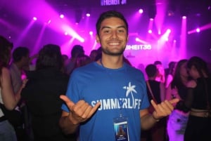 Ruta de bares por Berlín: juegos de fiesta, chupitos y 2 accesos VIP a discotecas.