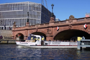 Berlin : Tour en bateau avec guide touristique