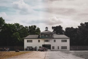 Berliini: Sachsenhausenin keskitysleiri ja Potsdamin kierros.
