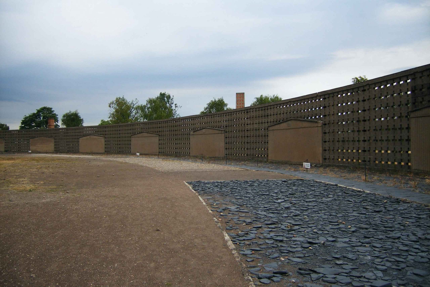 Berlin: Sachsenhausen Memorial 6-Hour Tour in Spanish