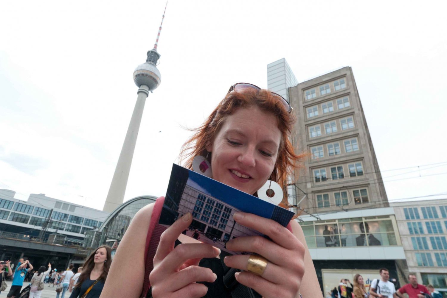Berlin: Scavenger Hunt Self-Guided Tour