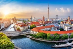 Berlin: Scavenger Hunt Self-Guided Tour