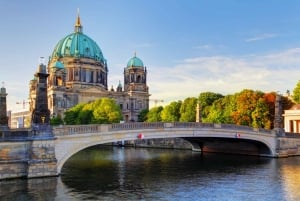 Berlin: Scavenger Hunt Self-Guided Tour