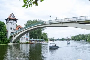 Berlin: Self-Drive Boat Tour
