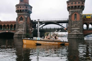 Berlin: Self-drive hot tub boat experience
