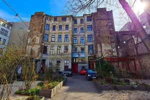 Berlin: Self Guided Walking Tour with Riddle & Quiz Game