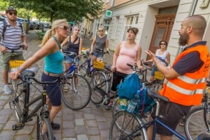 Berlin: Sights and Highlights Bike Tour with a Local Guide