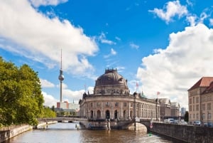 Berlin: Cykeltur med lokal guide till sevärdheter och höjdpunkter
