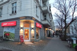 Berliini: Sip Up Comedy – stand-up-komediaa ja viinimaistelu