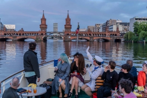 Berlin: Spree-cruise med tre drag queens (MS Audrey)