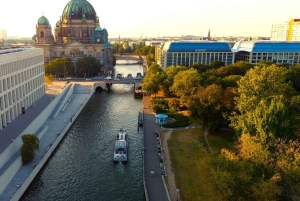 Berlin: Spree River Romantic Moon Boat Ride