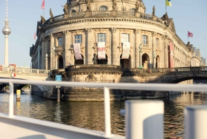 Berlin: Spree River Romantic Moon Boat Ride
