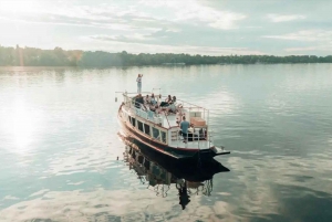 Berlin: båttur i solnedgången med argentinsk vinprovning och mat