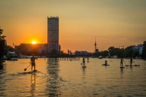 Berlin: SUP-Sonnenuntergangstour zum Molekülmann