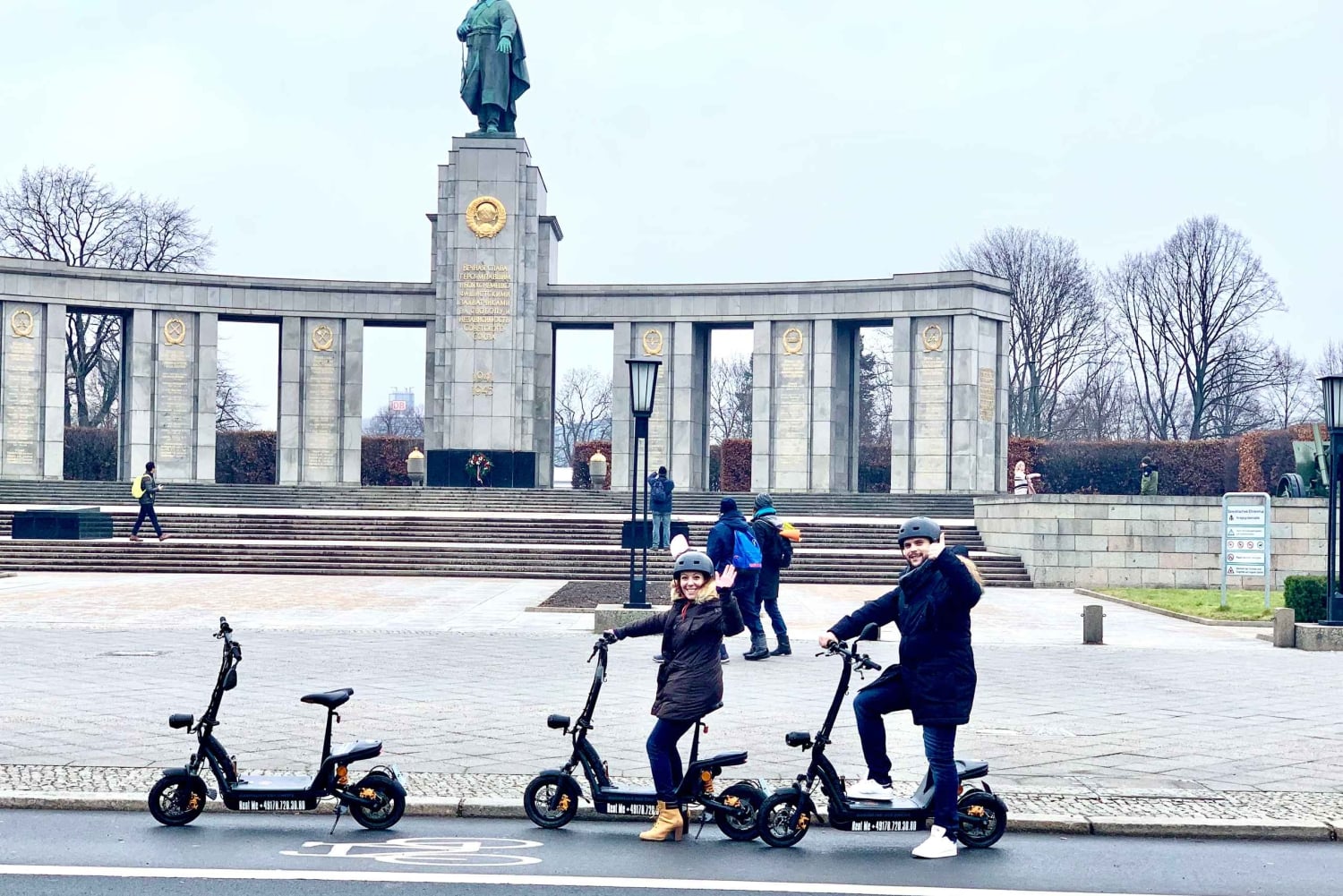 Berlin: Thrilling E-Scooter Adventure Tour