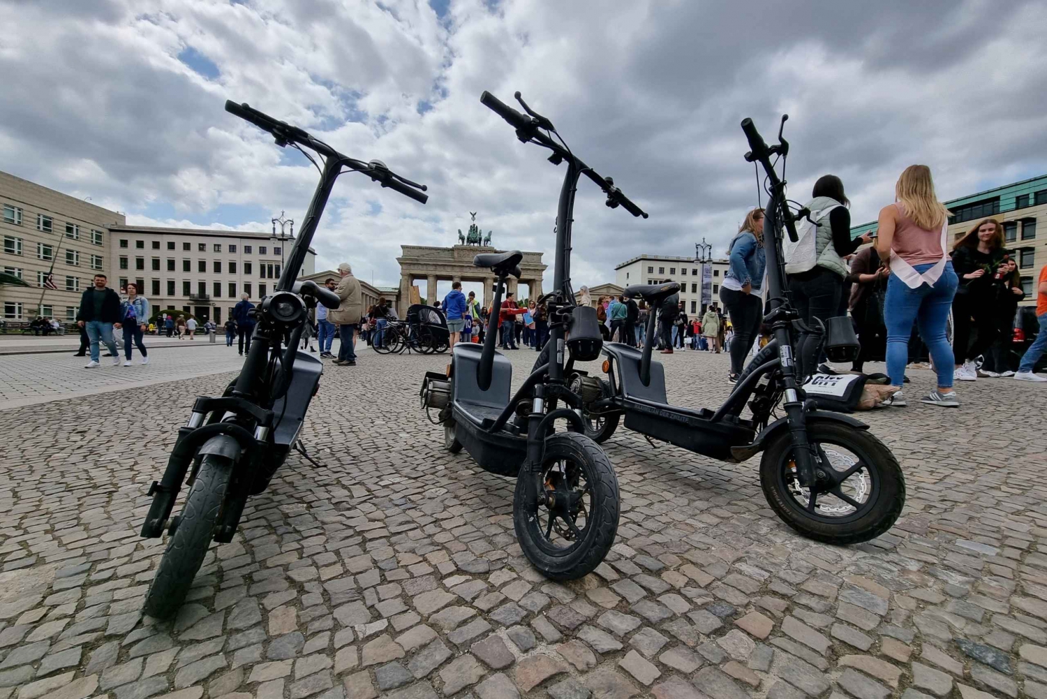 Berlino: tour guidato in scooter elettrico delle migliori attrazioni