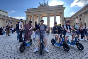 Berlin: Top Sights Guided E-Scooter Tour