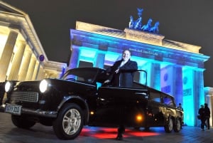 Berlin: Lufthavnstransport & citytur i Trabi-limousine