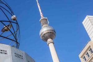Berlijn TV Toren: Fast View toegangsbewijs met afternoon tea