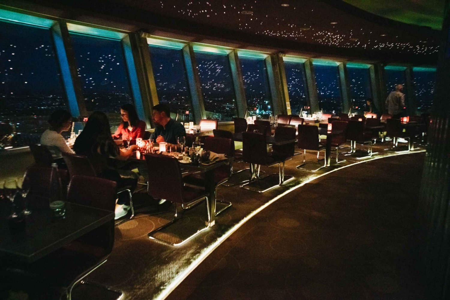 Berlin TV Tower: Fast View Entry with 3-Course Dinner