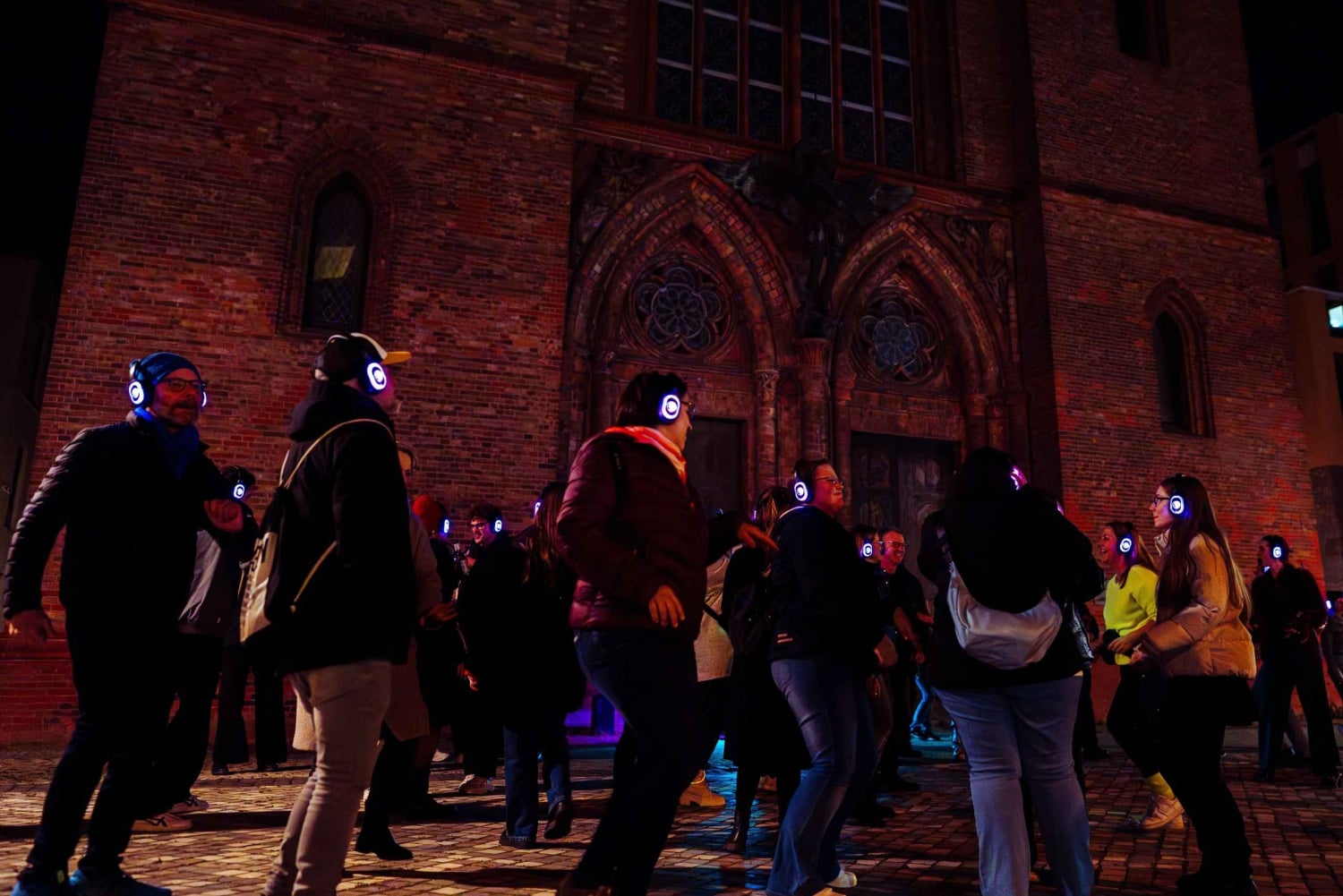 Berlin: Walk and Dance Silent Disco Tour with 80s / 90s