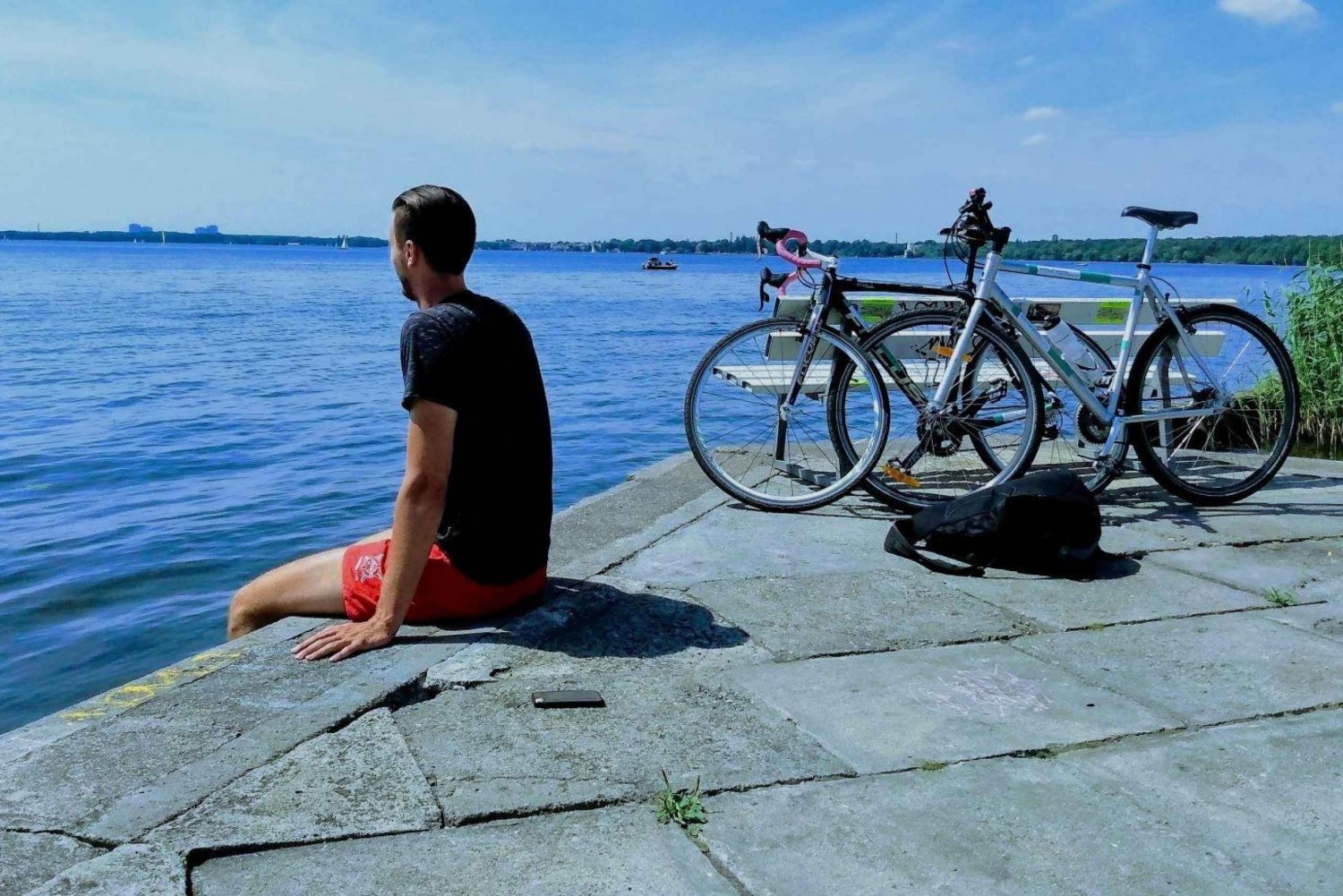 O maior lago e lagoa de Berlim: Passeio de bicicleta, balsa solar, natação