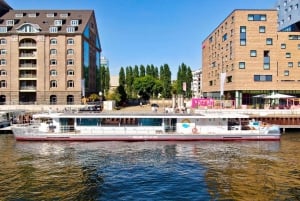 Boat tour ; Berlin highlight tour with solar boat on the Spree