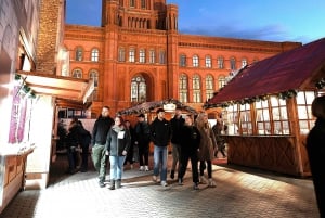 Berlin: Stadtführung Private Customizable Rickshaw Tour