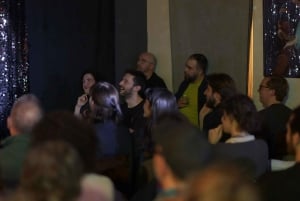 Englische Stand-up-Comedy-Show in der SaliGari Bar